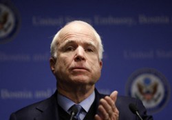 Маккейн призвал США вооружить Украину